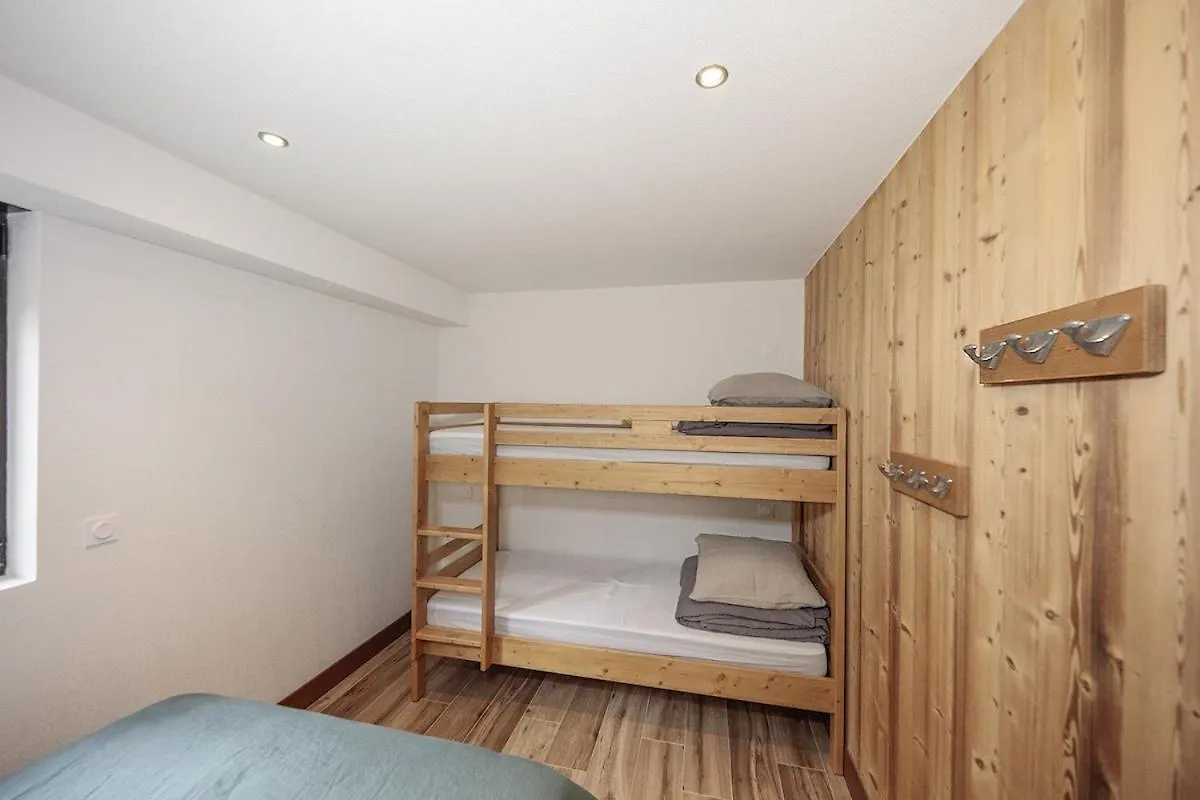 Apartment Hellebore Morillon